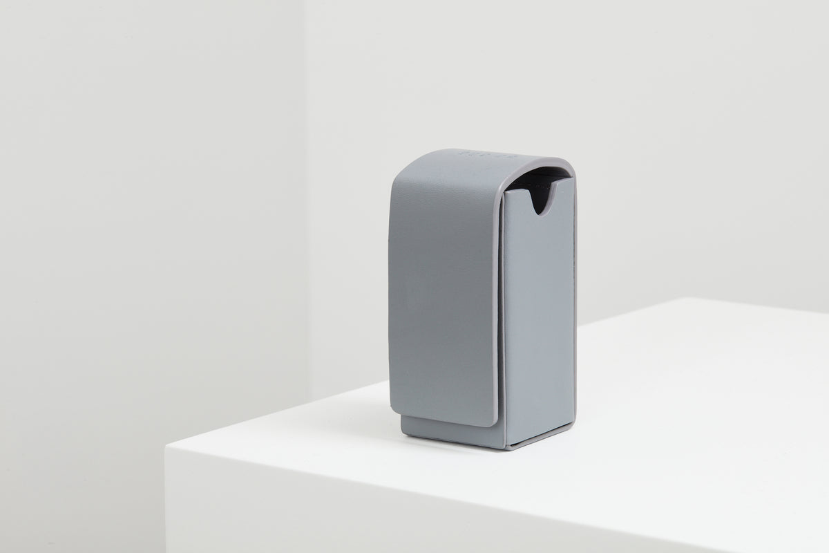 【新品未開封】Aooo　3D Logo Toto Bag 新品未開封】Aooo 3D Logo Toto Bag Logo tote bag (gray)